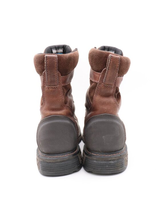 Ariat 8\